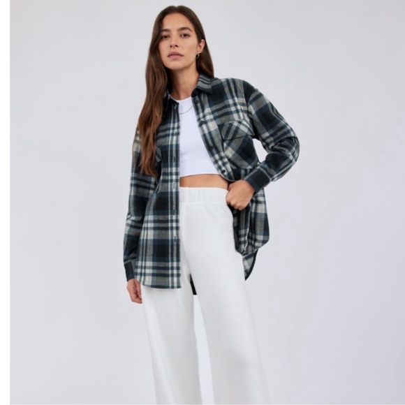 Aritzia The Group by Babaton Fisher Shirt Plaid flannel button-up Sz XS - Picture 10 of 12